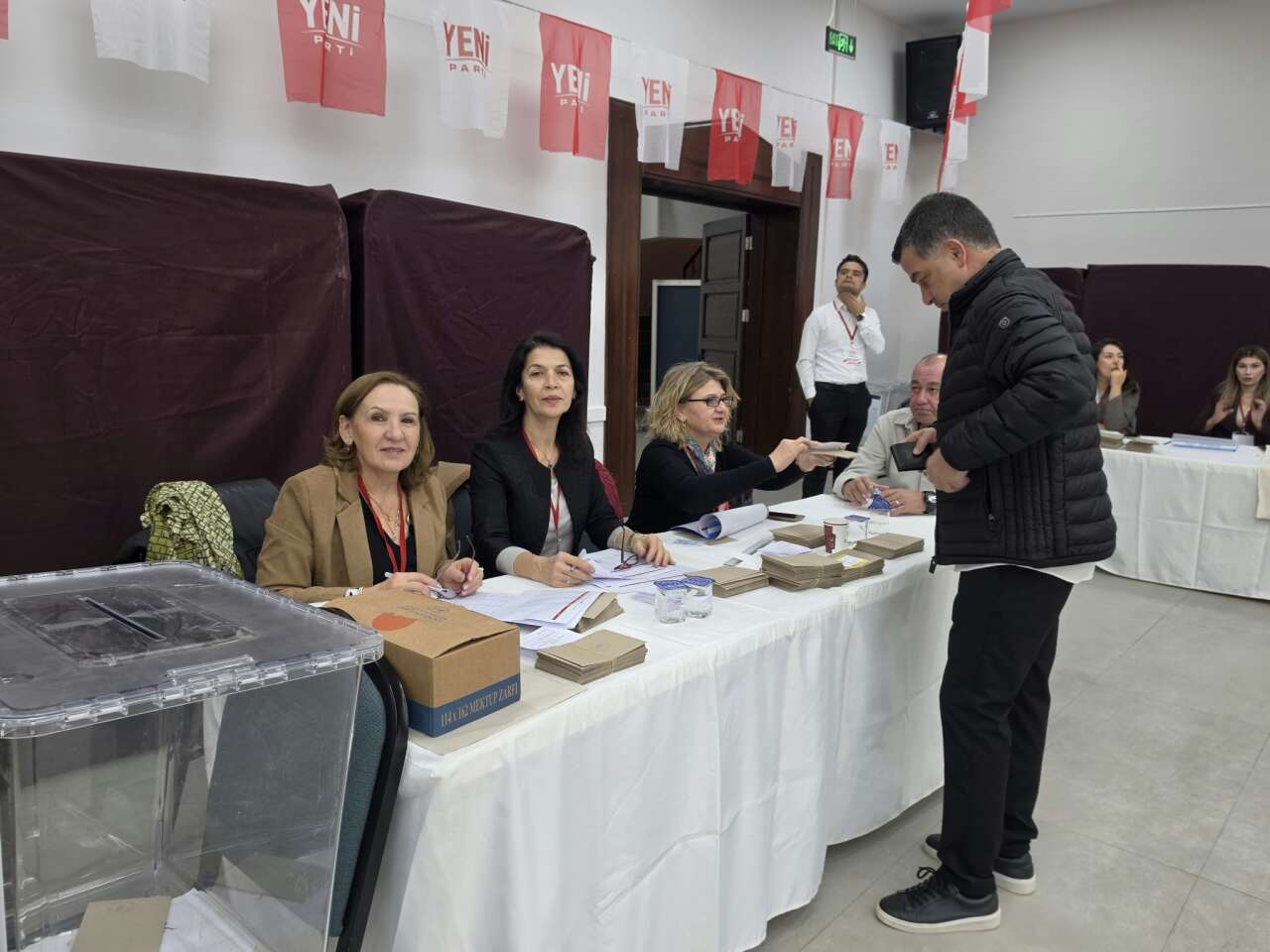 Yeni Parti Muğla İl Başkanlığı Seçiminde Oy Kullanma İşlemi Başladı 5